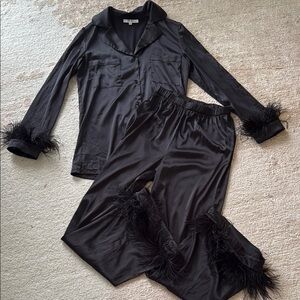 Black feathered pajamas size S